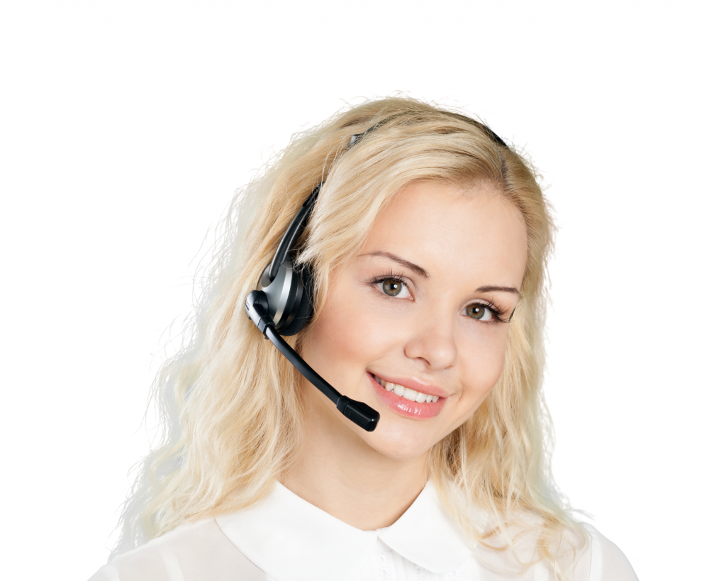 assistante en ligne virtuelle, jeune femme blonde avec un chemisier blanc, elle est équipée d'un casque micro et est présentée sur fond blanc