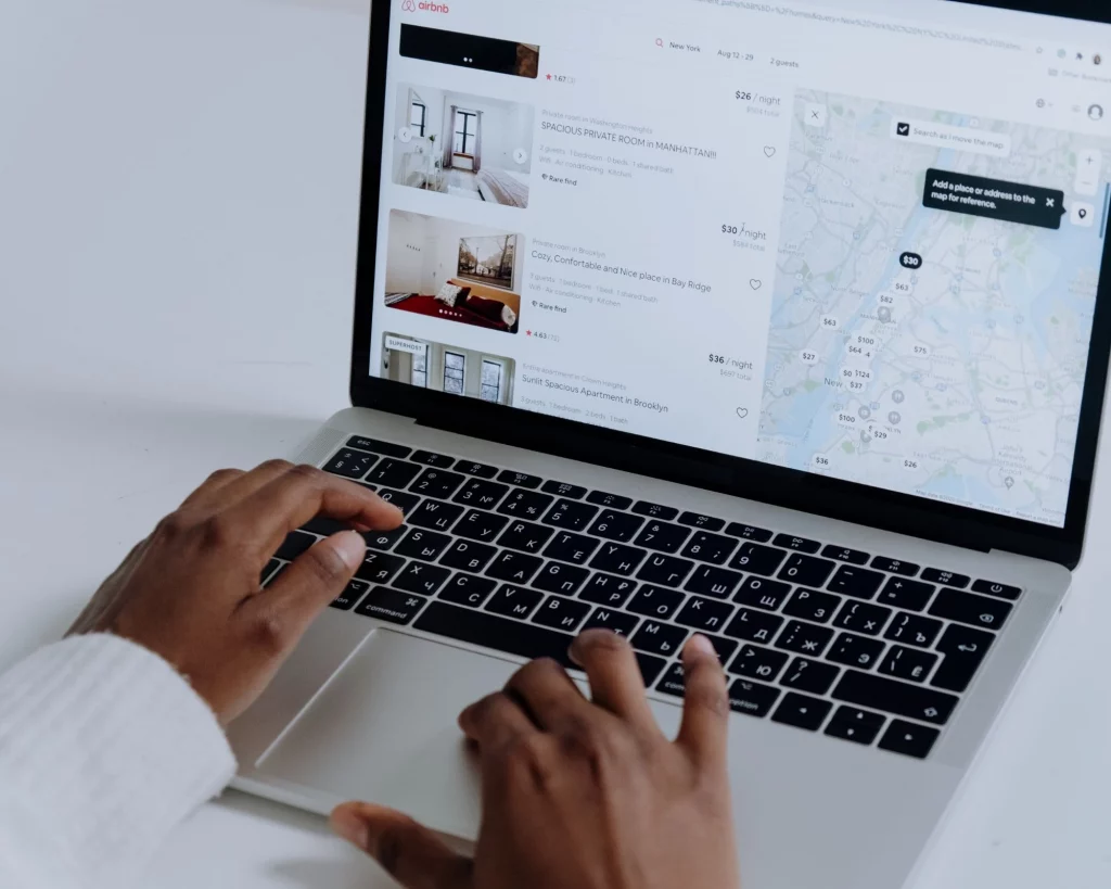 Comment bien gérer sa conciergerie Airbnb, Création et mise à jour des annonces avec une assistante virtuelle pour une conciergerie Airbnb